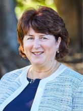 A portrait image of Jennifer Hirsch